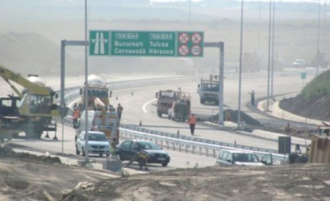Se inaugurează tronsoanele Cernavodă - Medgidia şi Medgidia - Constanţa